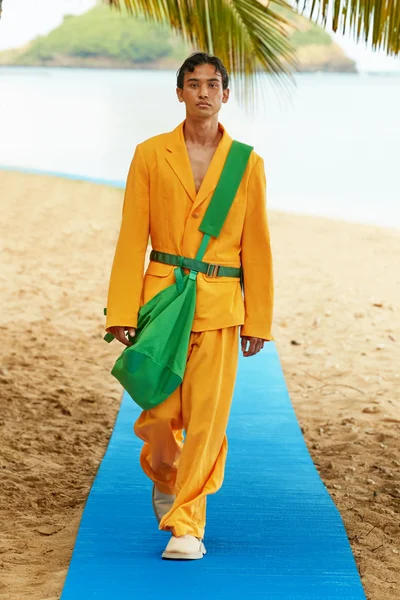 Look 34